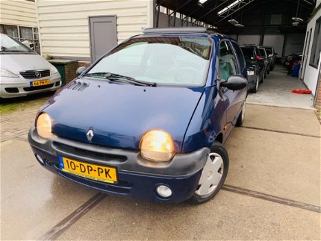 Renault Twingo - 1.2 Comfort / Apk / Panodak/ stuurbekr/ Elek ramen/ Nap - 1