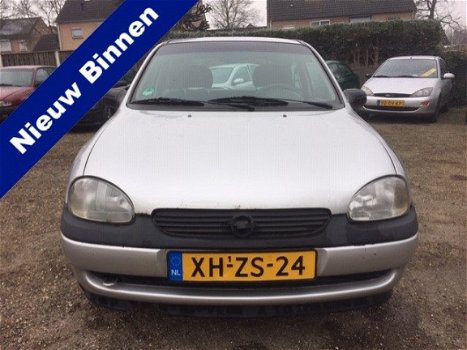 Opel Corsa - 1.2i-16V Sport jaar apk - 1