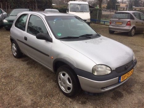 Opel Corsa - 1.2i-16V Sport jaar apk - 1