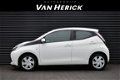 Toyota Aygo - 1.0 VVT-i x-play 5 deurs / Airco / Zuinig - 1 - Thumbnail