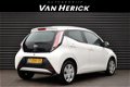 Toyota Aygo - 1.0 VVT-i x-play 5 deurs / Airco / Zuinig - 1 - Thumbnail