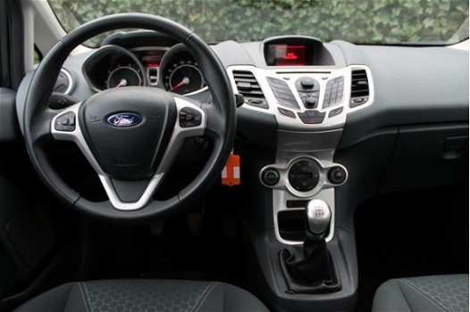 Ford Fiesta - 1.6i 120PK TITANIUM 5D | X-PACK | TREKHAAK | 16'' LMV | CRUISE CONTROL | CLIMATE CONTR - 1