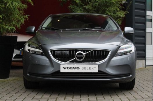 Volvo V40 - D3 150pk Nordic+ | IntelliSafe / Standkachel / On Call / Keyless / Adaptive CC / Botswaa - 1