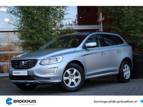 Volvo XC60 - D3 136pk Geartronic Momentum | Park Assist V+A / Stuurverwarming / City Safety / Naviga - 1