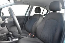 Opel Corsa - 1.4 Business+ (Vol-)Automaat | Stuur/Stoelverwarming | Parkeersensoren | Airconditionin