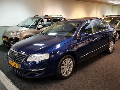 Volkswagen Passat - 2.0 FSI 110KW Comfortline, NAP - 1