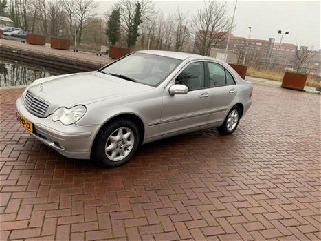 Mercedes-Benz C-klasse - C 200 CDI; SEDAN - 1