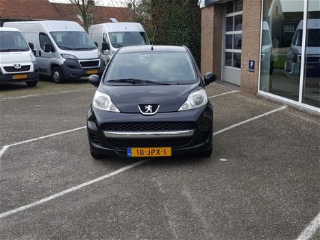 Peugeot 107 - SUBLIME 1.0i-12V 5drs Airco radio/cd Elektr ramen Centr Vergrend - 1