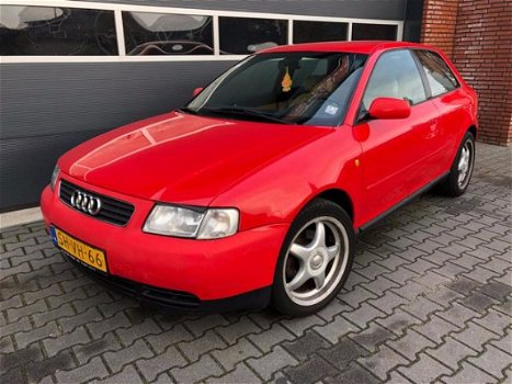 Audi A3 - 1.9 TDI Attraction rood - 1