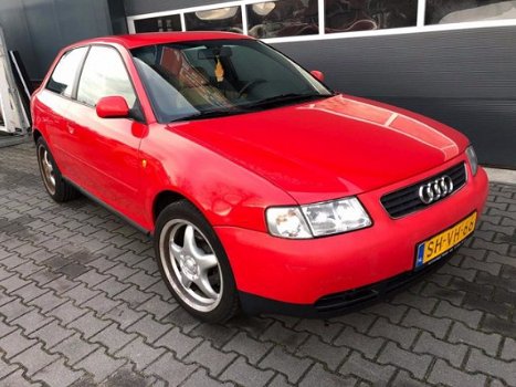 Audi A3 - 1.9 TDI Attraction rood - 1