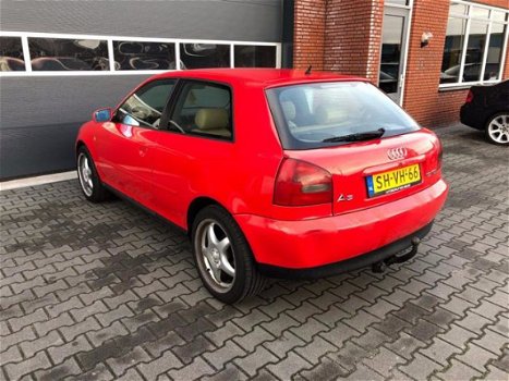 Audi A3 - 1.9 TDI Attraction rood - 1