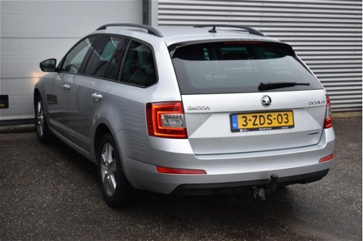 Skoda Octavia Combi - 1.6 Tdi 110pk Greenline Businessline *NAVI/CLIMA - 1