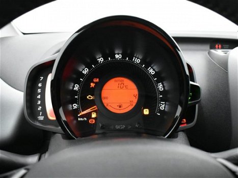 Toyota Aygo - 5-Drs 1.0 X-Play - 1