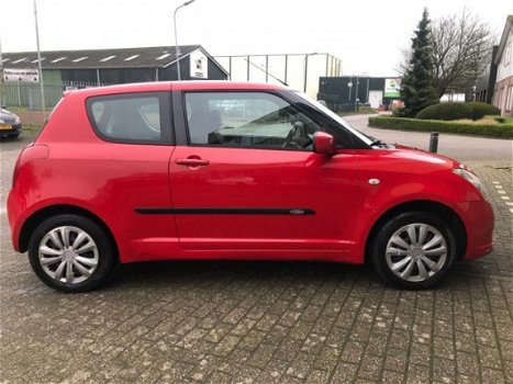 Suzuki Swift - 1.3 GLS / BJ'06 / STUURBEKR / AIRCO / KM STAND NAP / NIEUWE APK / - 1