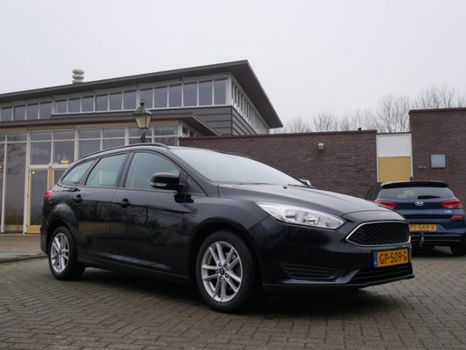 Ford Focus Wagon - 1.5 TDCi Edition Navi Airco Alu - 1