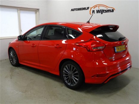 Ford Focus - 1.5 TDCI ST-Line NAVI I 17-INCH + 4x NWE BANDEN - 1