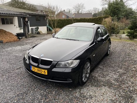 BMW 3-serie - 320d Executive | Leer | Xenon | Elekt. Schuifdak | Autom. Airco | 18