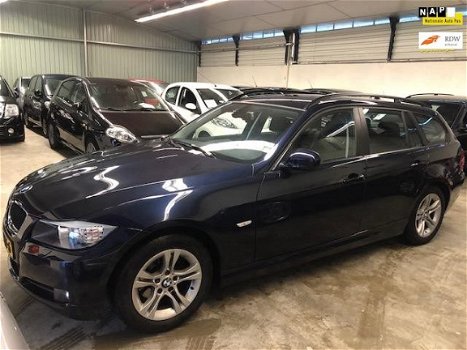 BMW 3-serie Touring - 318i Business Line Navigatie, Start/stop knop, Airco climate, cruise controle - 1