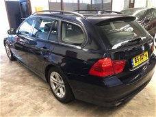 BMW 3-serie Touring - 318i Business Line Navigatie, Start/stop knop, Airco climate, cruise controle