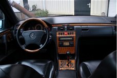Mercedes-Benz E-klasse Combi - 320 Avantgarde Amg / Youngtimer / Standkachel / PDC v+a / Stoelverwar
