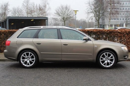 Audi A4 Avant - 2.0 Pro Line Orig. NL. Airco. Cruise. Elek. Ramen. Trekhaak - 1