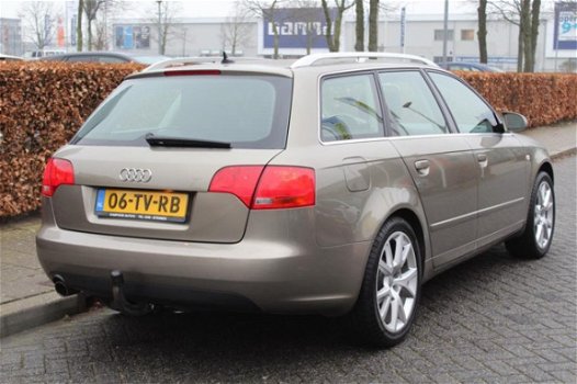 Audi A4 Avant - 2.0 Pro Line Orig. NL. Airco. Cruise. Elek. Ramen. Trekhaak - 1