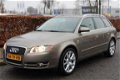 Audi A4 Avant - 2.0 Pro Line Orig. NL. Airco. Cruise. Elek. Ramen. Trekhaak - 1 - Thumbnail