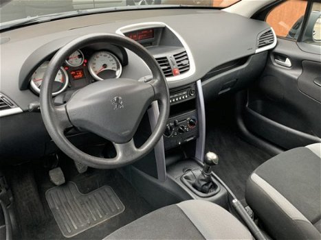 Peugeot 207 - 1.4 VTi Cool 'n Blue - cruise control, koppeling met telefoon en airco - 1