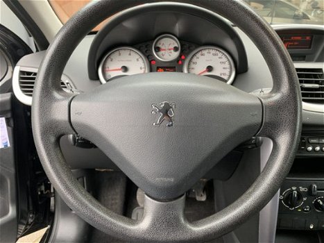 Peugeot 207 - 1.4 VTi Cool 'n Blue - cruise control, koppeling met telefoon en airco - 1