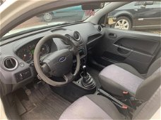 Ford Fiesta - 1.4-16V Ambiente Benzine 5 Drs Luxe uitvoering Rijdt en schakelt perfect