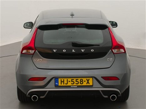 Volvo V40 - 2.0 D2 120PK R-Design Business - 1