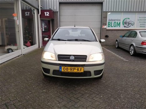 Fiat Punto - 1.4-16V Young - 1