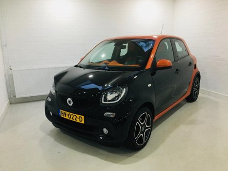 Smart Forfour - 1.0 Passion , Navigatie , Stoelverwarming , Parkeersensoren , N.A.P - 1