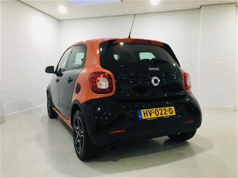 Smart Forfour - 1.0 Passion , Navigatie , Stoelverwarming , Parkeersensoren , N.A.P - 1