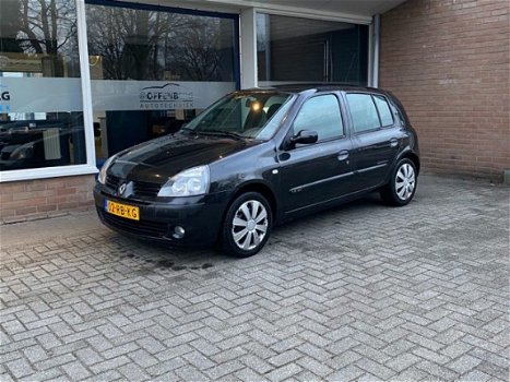 Renault Clio - 1