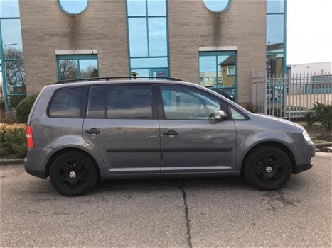 Volkswagen Touran - 1.6-16V FSI AIRCO/CRUISE CONTROL/NAVI/LMV/NAP/ELEK.RAMEN EN SPIEGELS/DEURVERG/EN - 1