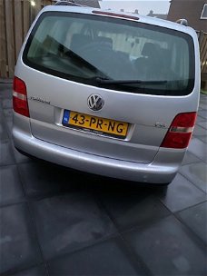 Volkswagen Touran - 1.6 16V FSI