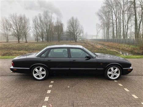 Jaguar XJR - 4.0 V8 Youngtimer - 363PK - Topstaat - Gereviseerde Motor - Zeer goed onderhouden - 1