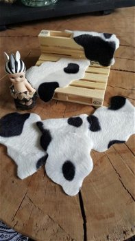 Zebra of koeienhuid kleedje voor moderne poppenhuis - 1