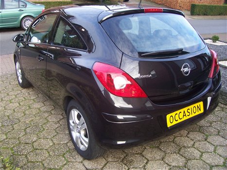 Schitterende! Opel corsa 1.2 16v EDITION *AIRCO* CRUISE +NAP+boekjes+ APK - 3