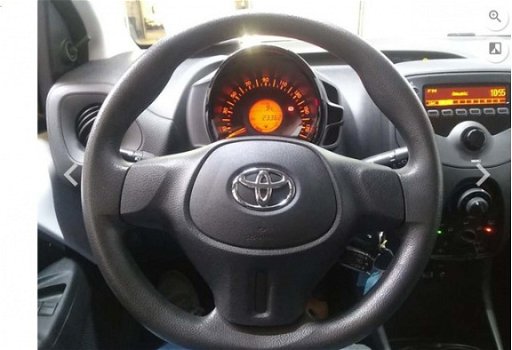 Toyota Aygo - 1.0 VVT-i x-now / AIRCO / EL. PAKKET / AUDIO-MP3 / CRUISE CTR. / * APK 01-2021 - 1