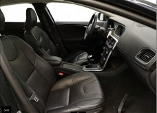 Volvo V40 - 2.0 D2 Summum Business / NAVI / AIRCO-ECC / PANORAMADAK / LEDER / LMV / PDC / TREKHAAK /