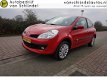 Renault Clio - 1.2-16V COLLECTION NL AUTO PERF.STAAT AIRCO CRUISECONTROL 16INCH LMV 4X PERF.BANDEN M - 1 - Thumbnail