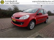 Renault Clio - 1.2-16V COLLECTION NL AUTO PERF.STAAT AIRCO CRUISECONTROL 16INCH LMV 4X PERF.BANDEN M