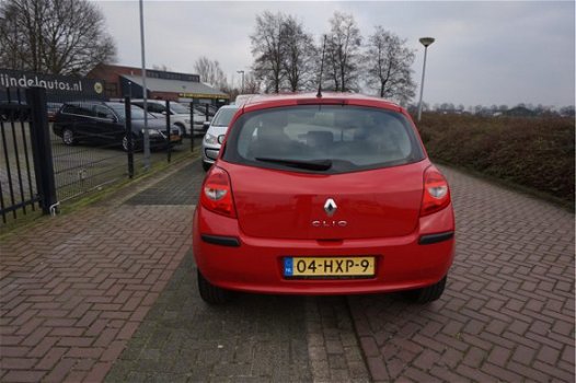 Renault Clio - 1.2-16V COLLECTION NL AUTO PERF.STAAT AIRCO CRUISECONTROL 16INCH LMV 4X PERF.BANDEN M - 1