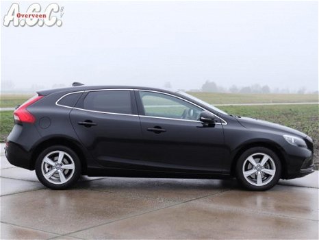 Volvo V40 - 2.0 D2 Summum Leer Trekhaak PDC Nav - 1