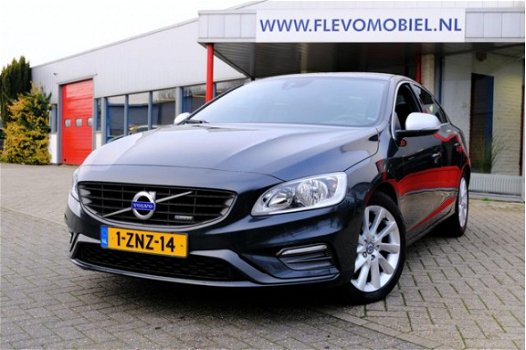 Volvo S60 - 1.6 D2 R-Design Aut. Leder/Navi/Clima/PDC - 1