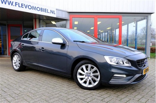 Volvo S60 - 1.6 D2 R-Design Aut. Leder/Navi/Clima/PDC - 1