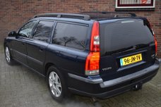 Volvo V70 - 2.4 D5 Comfort Line '02 Airco Cruise