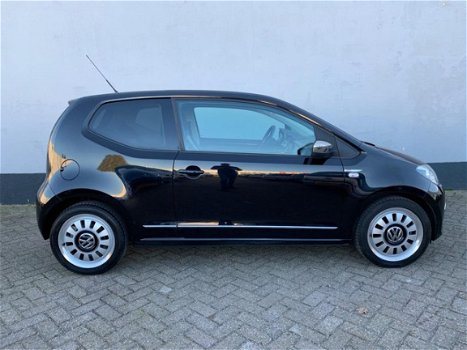 Volkswagen Up! - 1.0 high up BlueMotion - Airco - 1